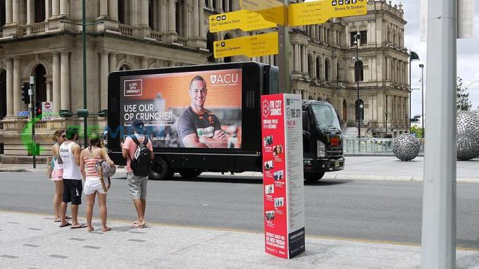 Big P6 Mobile Truck LED Display ,  LED TV Screen On Mobile 7000 Brightness 3535 2727 Lamp